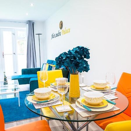The 'Pinky' - Beautiful 1 Bed Apartment In Hatfield - Free Parking - Near Uni & Business Park - Big Savings On Long Stays Buitenkant foto