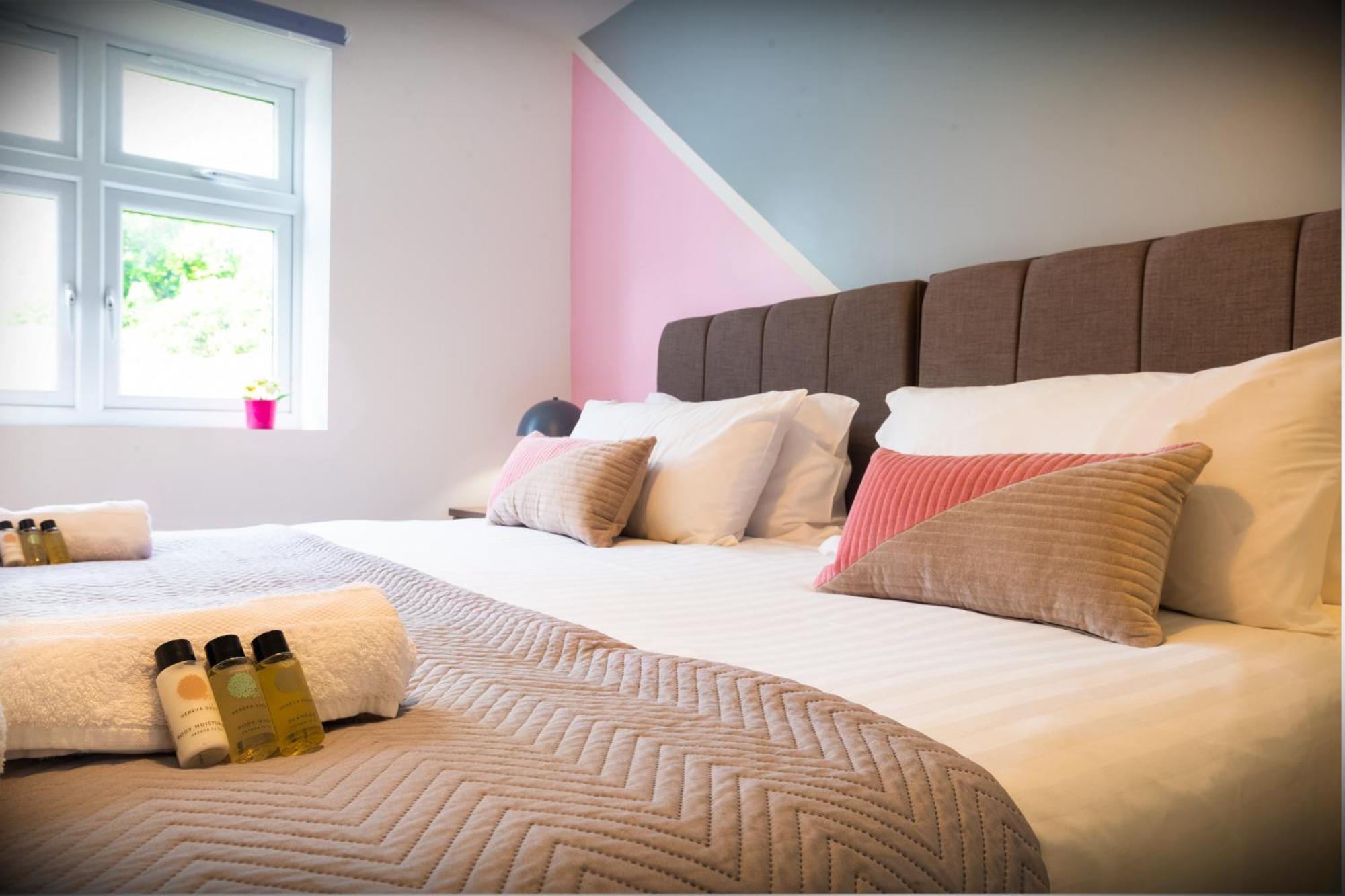 The 'Pinky' - Beautiful 1 Bed Apartment In Hatfield - Free Parking - Near Uni & Business Park - Big Savings On Long Stays Buitenkant foto