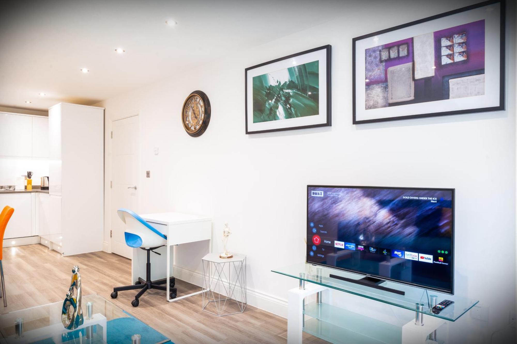 The 'Pinky' - Beautiful 1 Bed Apartment In Hatfield - Free Parking - Near Uni & Business Park - Big Savings On Long Stays Buitenkant foto